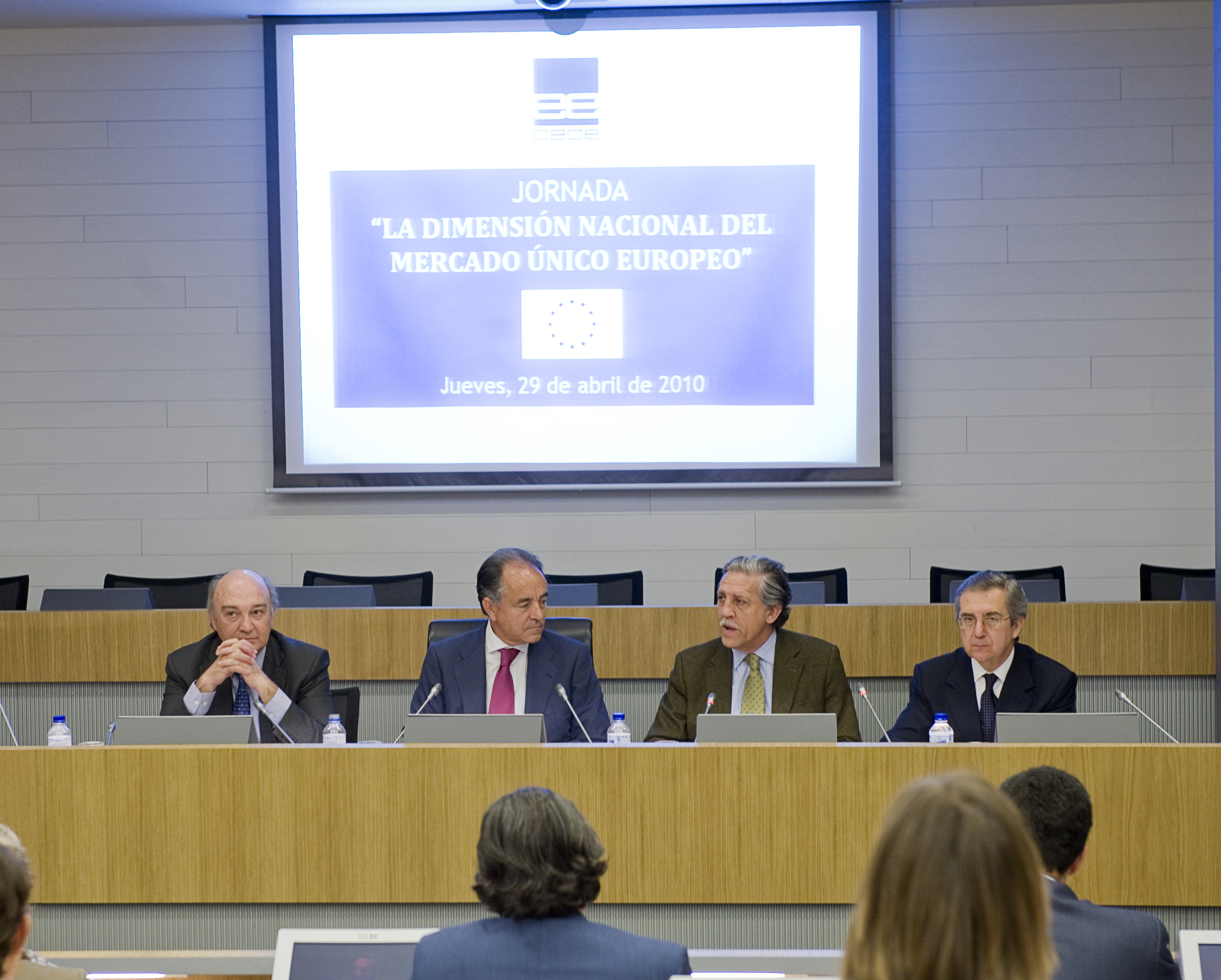 El Secretario de Estado para la UE, Diego López Garrido, durante su intervención en la jornada de la CEOE